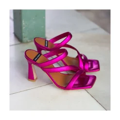 ANGEL ALARCON Cameron - Sandalias Metalizadas De Piel Con Tiras Anchas Acolchadas Outlet