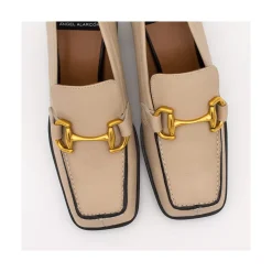 ANGEL ALARCON Kiski - Mocasin De Piel Con Tacon Ancho Y Adorno Metalico Sale
