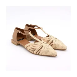 ANGEL ALARCON Pulp - Sandalia De Rafia T-Strap Con Puntera Y Talon Cerrado. Clearance